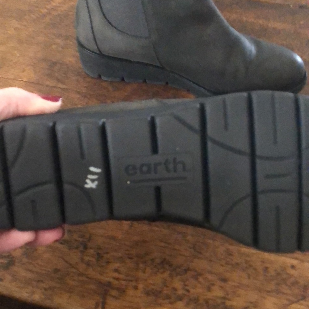 Earth Zurich Rhone Ankle Bootie | Size 9M | Dark Gray Nubuck | Wedge | EUC - Picture 6 of 8